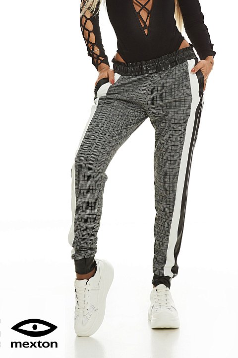 Pantalone sportivo color grigio in tessuto tweed con riporti in ecopelle. 