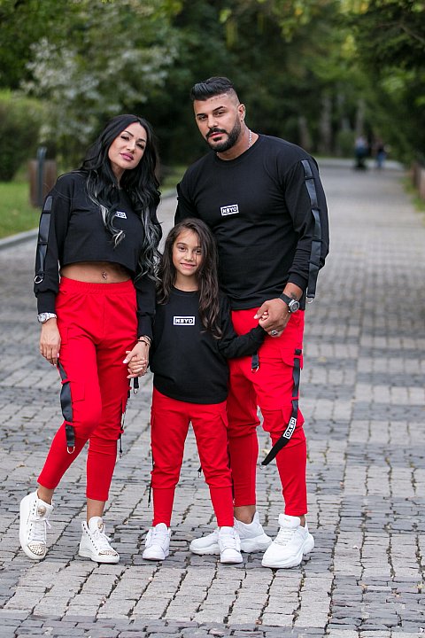 Sports suit for girls / boys in red and black. 