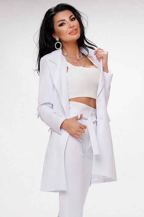 Single-breasted jacket in white.
