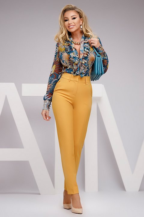Elegant high-waisted mustard trousers