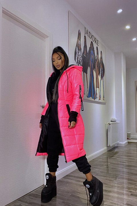 Thick quilted knee-length jacket, pink color.