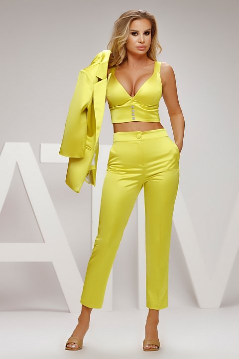 Elegant yellow pencil office pants. The high-waisted pants will help you to have a trendy outfit.