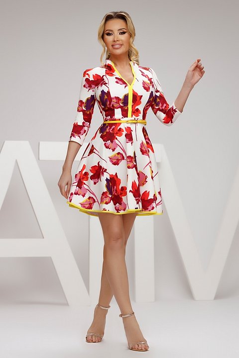 The printed dress is a special model that will make your appearance, full of sex appeal and sophistication. The dress is midi, airy and is ideal for events bein