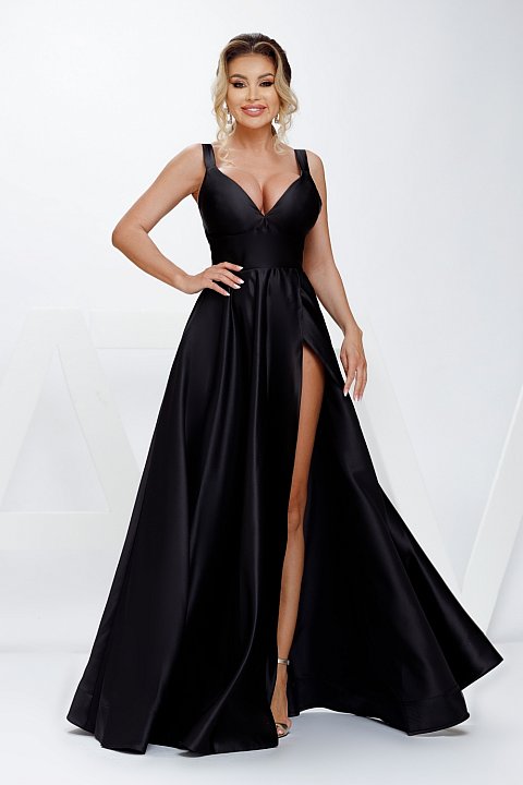 Long elegant taffeta dress with slit