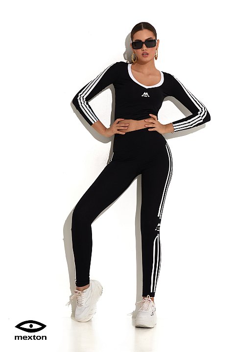 Long-sleeved sports top