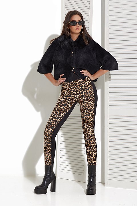 Skinny trousers with leopard pattern
