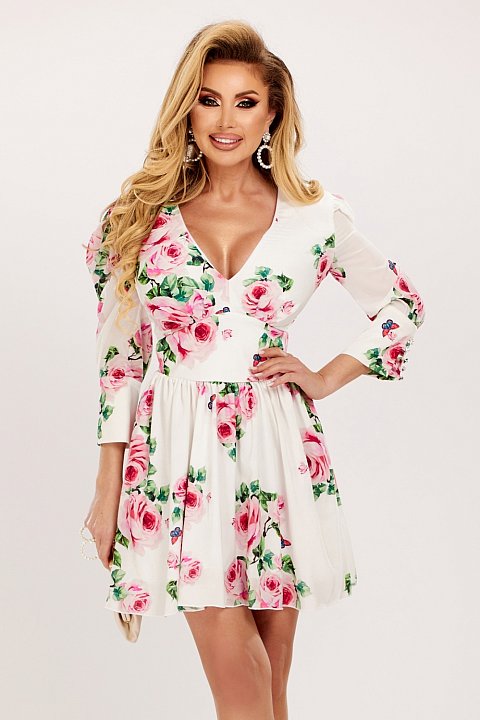 Casual dress in floral pattern