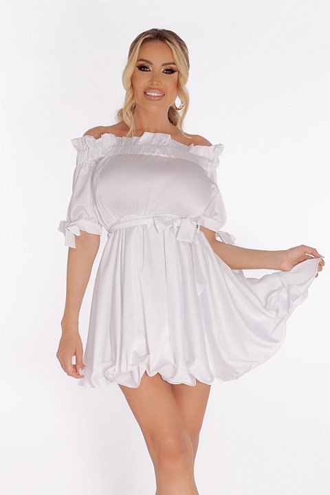 White baby-doll short dress with flounce on the bottom