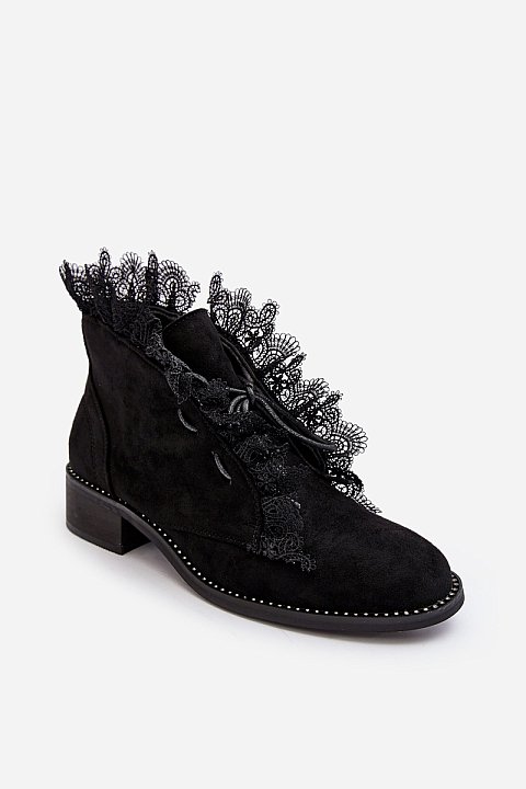 Ankle boots with lace