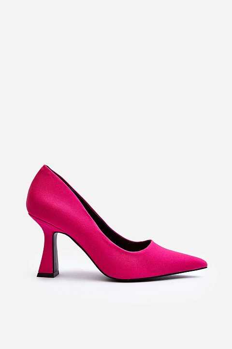 Décolleté  with spool heels