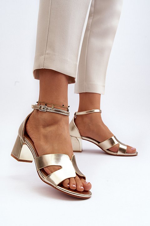 Sandals with cut out