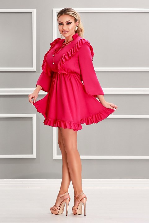 Short dark pink dress with flared sleeves