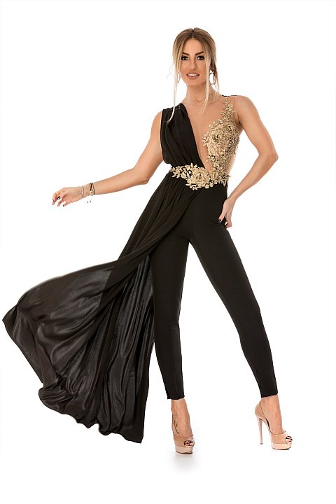 Elegant jumpsuit with gold inserts