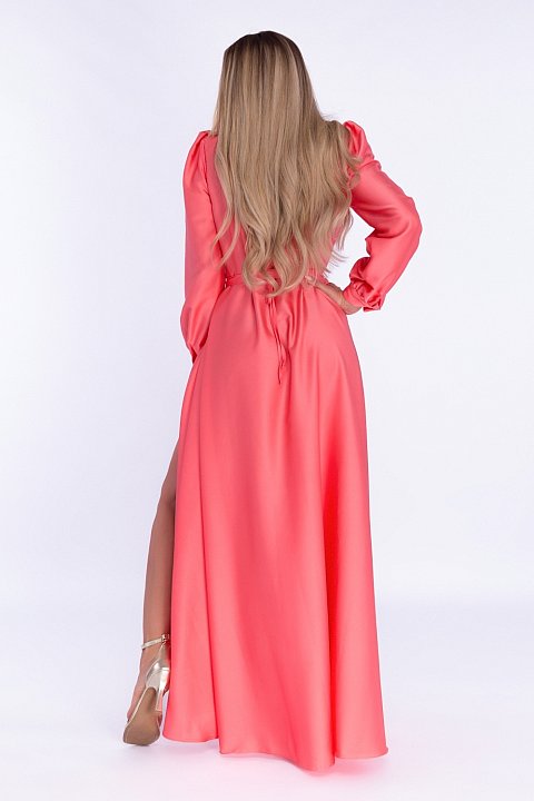 Elegant long sleeved maxi dress
