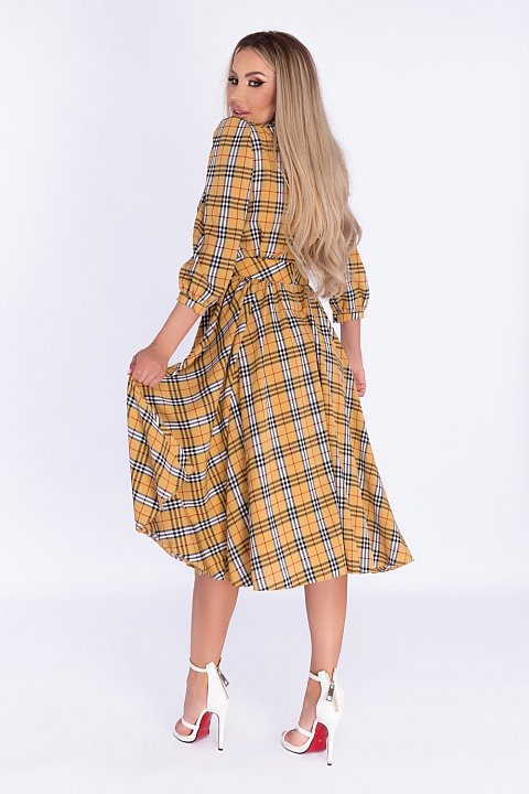 Semi-elegant casual midi dress in tartan pattern