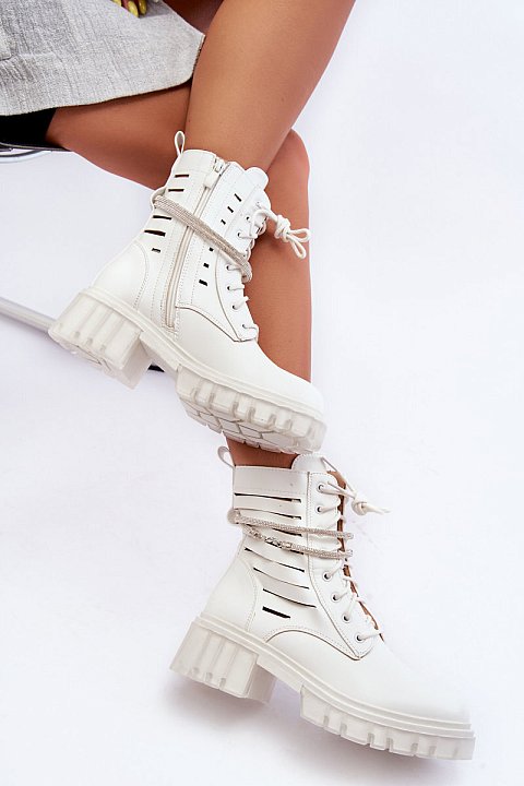 Ankle boots with cut out