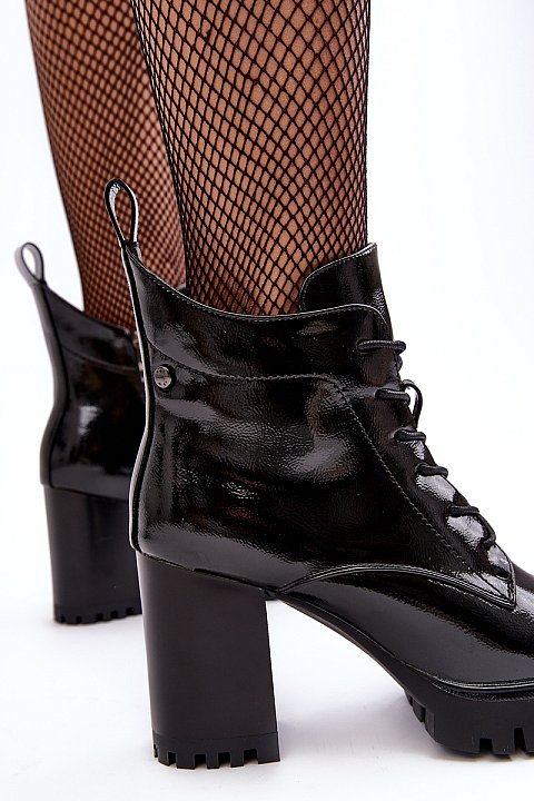 Laced ankle boots with heels