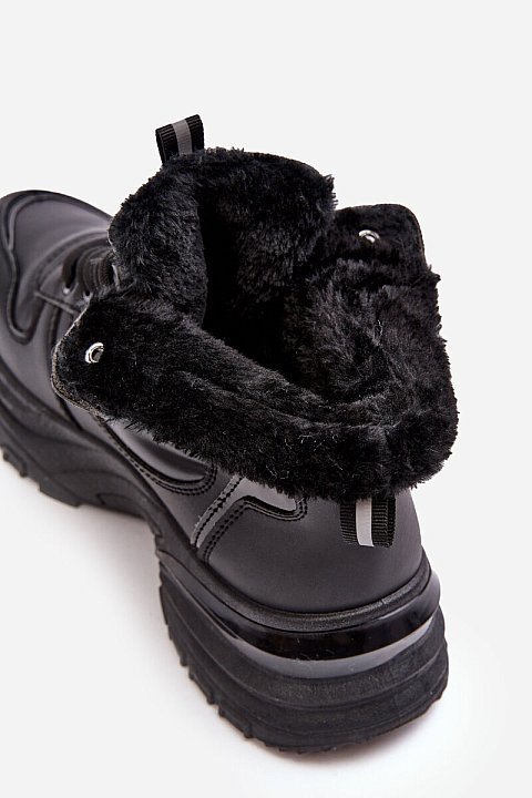 Sport shoes with eco fur