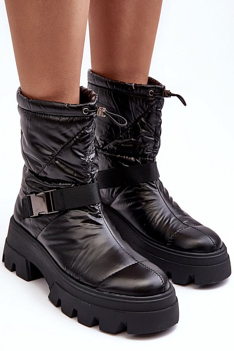 Ankle boots with drawstrings