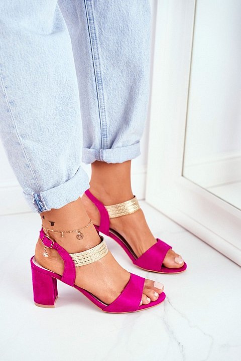 Sandals with heels