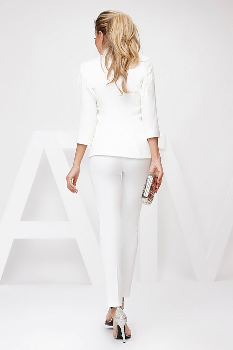 Giacca elegante monopetto di colore bianco. 
