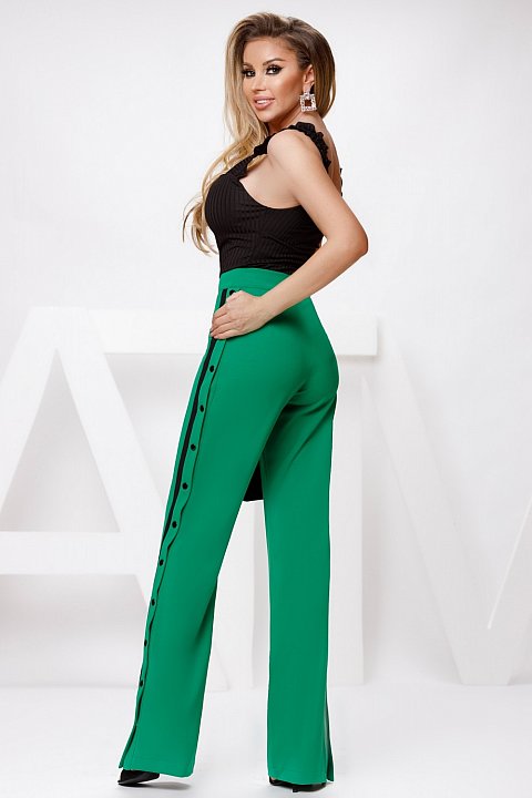 Casual green trousers with black profiles.