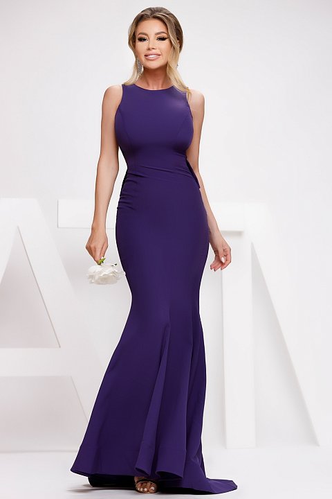 Elegant purple mermaid dress with ruffles.