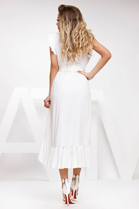 Midi dress with white ruffles. 