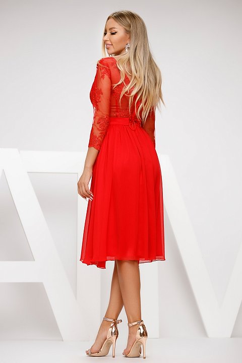 Elegant red midi dress.